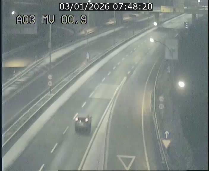 <h2>Traffic live webcam Luxembourg Croix de Gasperich - A3 - BK 0.4 - direction Luxembourg</h2>