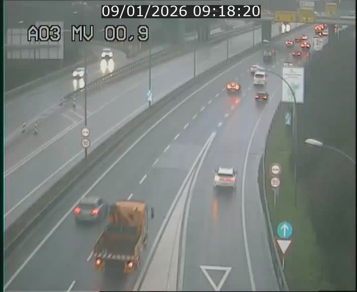 <h2>Traffic live webcam Luxembourg Croix de Gasperich - A3 - BK 0.4 - direction Luxembourg</h2>