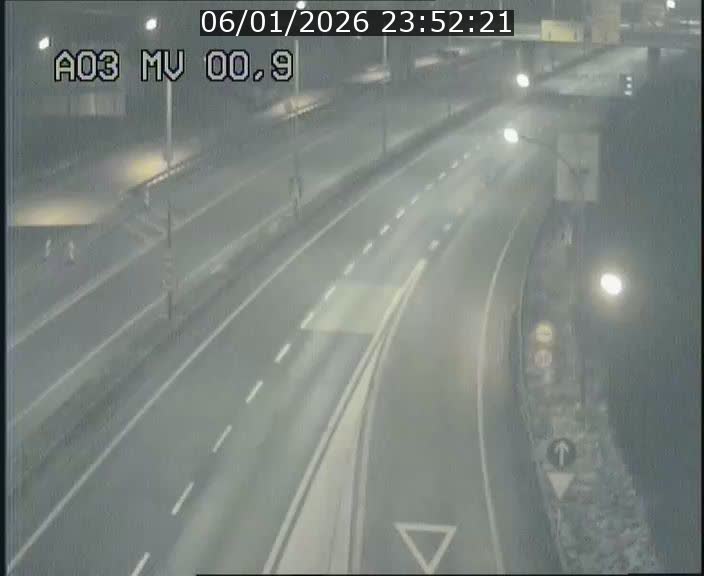 <h2>Traffic live webcam Luxembourg Croix de Gasperich - A3 - BK 0.4 - direction Luxembourg</h2>