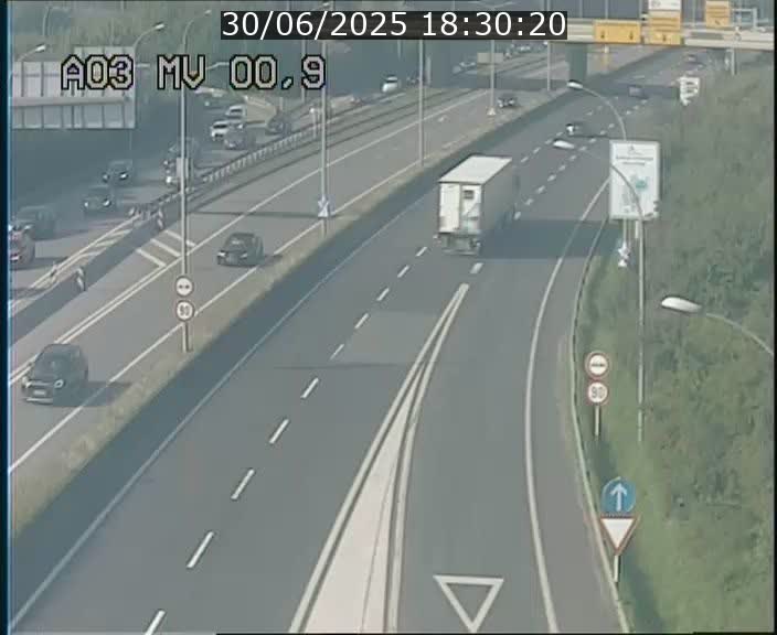 <h2>Traffic live webcam Luxembourg Croix de Gasperich - A3 - BK 0.4 - direction Luxembourg</h2>