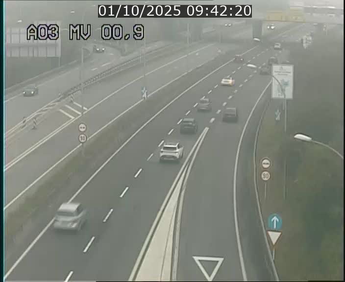 <h2>Traffic live webcam Luxembourg Croix de Gasperich - A3 - BK 0.4 - direction Luxembourg</h2>