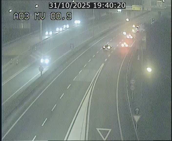 <h2>Traffic live webcam Luxembourg Croix de Gasperich - A3 - BK 0.4 - direction Luxembourg</h2>