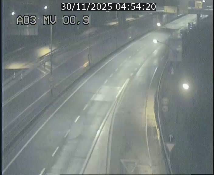 <h2>Traffic live webcam Luxembourg Croix de Gasperich - A3 - BK 0.4 - direction Luxembourg</h2>