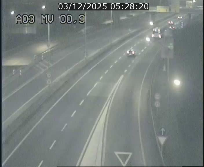 <h2>Traffic live webcam Luxembourg Croix de Gasperich - A3 - BK 0.4 - direction Luxembourg</h2>