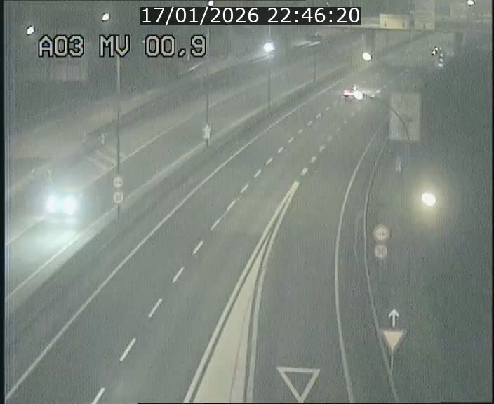 <h2>Traffic live webcam Luxembourg Croix de Gasperich - A3 - BK 0.4 - direction Luxembourg</h2>