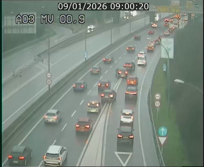 Traffic live webcam Luxembourg Croix de Gasperich - A3 - BK 0.4 - direction Luxembourg