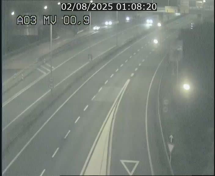 Traffic live webcam Luxembourg Croix de Gasperich - A3 - BK 0.4 - direction Luxembourg