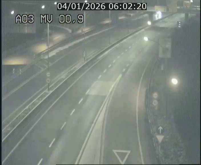 <h2>Traffic live webcam Luxembourg Croix de Gasperich - A3 - BK 0.4 - direction Luxembourg</h2>