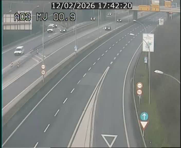 <h2>Traffic live webcam Luxembourg Croix de Gasperich - A3 - BK 0.4 - direction Luxembourg</h2>