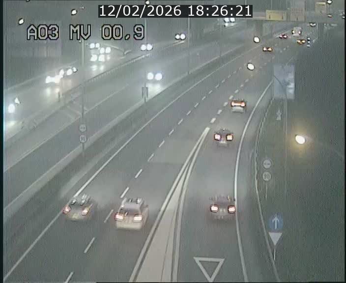 <h2>Traffic live webcam Luxembourg Croix de Gasperich - A3 - BK 0.4 - direction Luxembourg</h2>