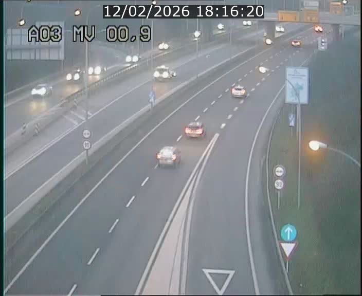 <h2>Traffic live webcam Luxembourg Croix de Gasperich - A3 - BK 0.4 - direction Luxembourg</h2>