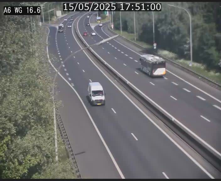 <h2>Traffic live webcam Luxembourg Aire de Capellen - A6 - BK 16.6 - direction Luxembourg/France/Allemagne</h2>