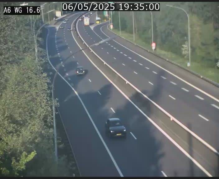 Traffic live webcam Luxembourg Aire de Capellen - A6 - BK 16.6 - direction Luxembourg/France/Allemagne