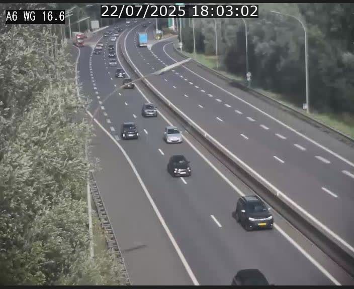 Traffic live webcam Luxembourg Aire de Capellen - A6 - BK 16.6 - direction Luxembourg/France/Allemagne