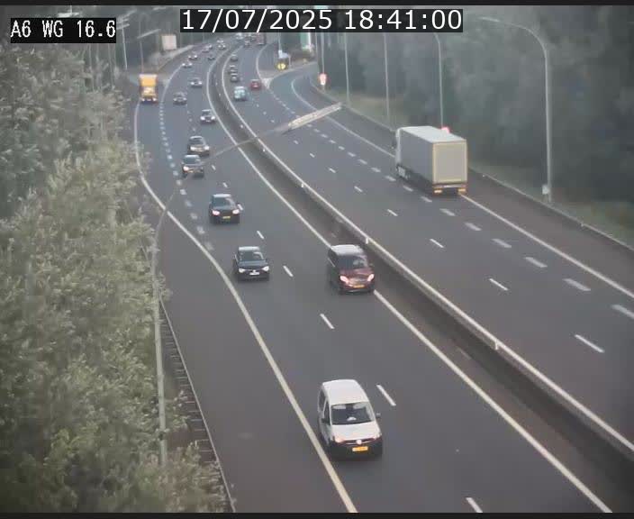 Traffic live webcam Luxembourg Aire de Capellen - A6 - BK 16.6 - direction Luxembourg/France/Allemagne