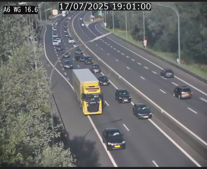 Traffic live webcam Luxembourg Aire de Capellen - A6 - BK 16.6 - direction Luxembourg/France/Allemagne