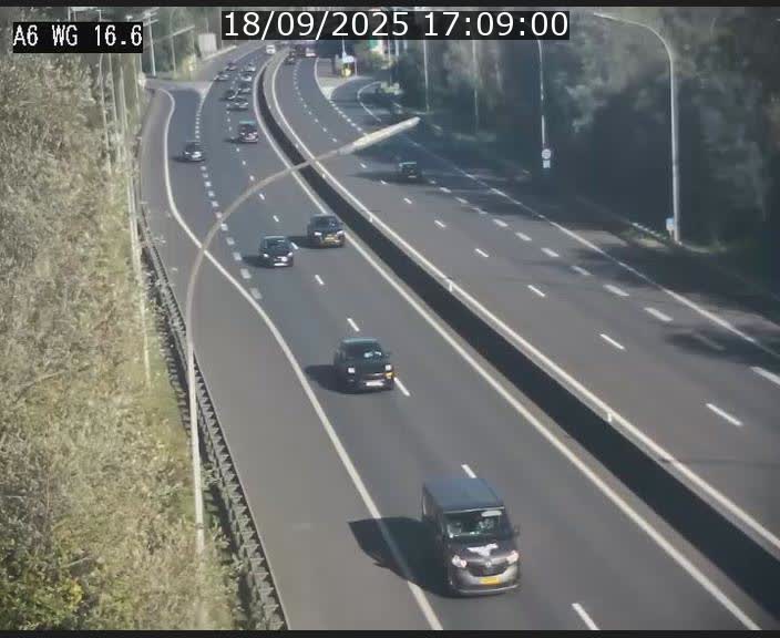 Traffic live webcam Luxembourg Aire de Capellen - A6 - BK 16.6 - direction Luxembourg/France/Allemagne