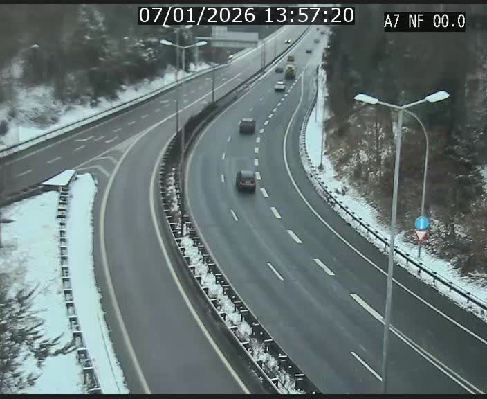 <h2>Caméra autoroute Luxembourg A7 - Echangeur A1/A7 Grünewald direction Tunnel Stafelter</h2>