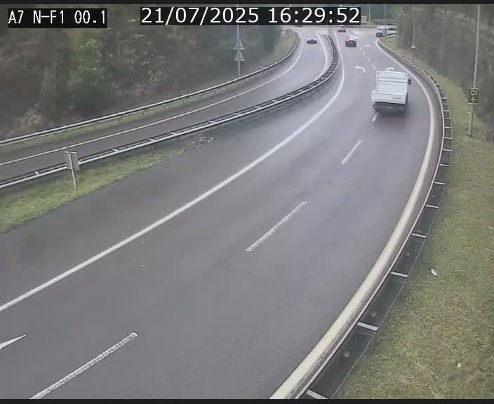<h2>Webcam autoroute Luxembourg A7 située dans la sortie 1 Waldhof, vers la N11, avant le Tunnel Stafelter</h2>