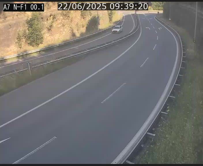 <h2>Webcam autoroute Luxembourg A7 située dans la sortie 1 Waldhof, vers la N11, avant le Tunnel Stafelter</h2>