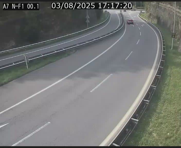 <h2>Webcam autoroute Luxembourg A7 située dans la sortie 1 Waldhof, vers la N11, avant le Tunnel Stafelter</h2>