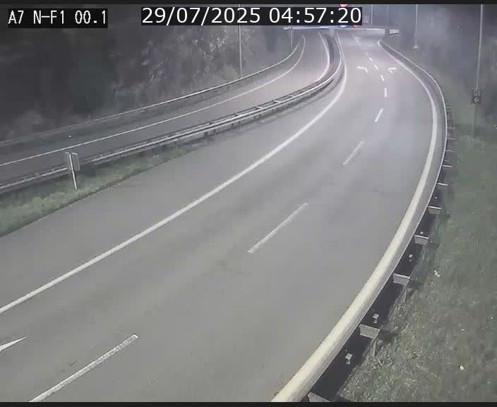 <h2>Webcam autoroute Luxembourg A7 située dans la sortie 1 Waldhof, vers la N11, avant le Tunnel Stafelter</h2>