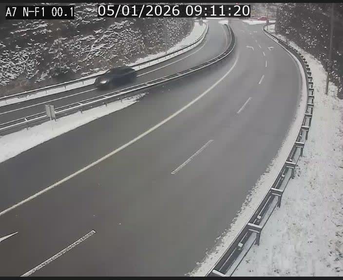Webcam autoroute Luxembourg A7 située dans la sortie 1 Waldhof, vers la N11, avant le Tunnel Stafelter