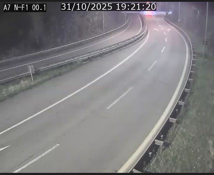 <h2>Webcam autoroute Luxembourg A7 située dans la sortie 1 Waldhof, vers la N11, avant le Tunnel Stafelter</h2>