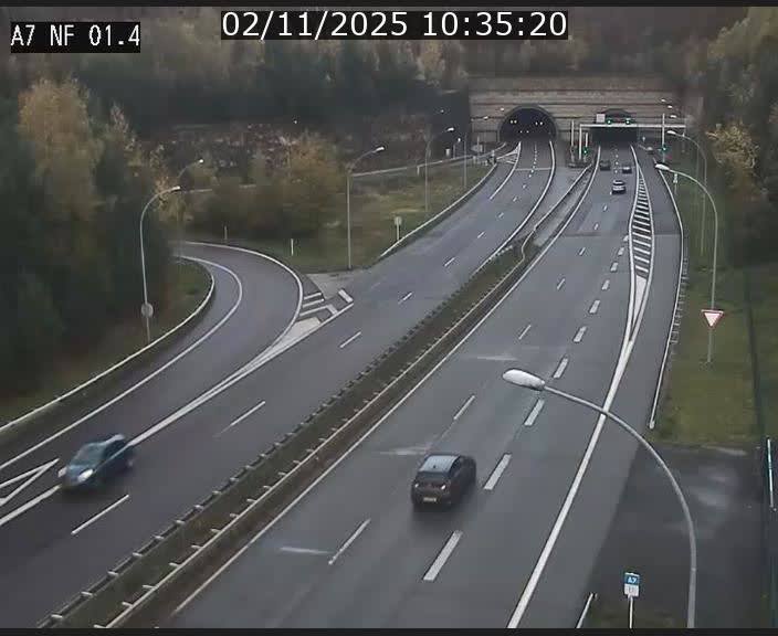 <h2>Caméra autoroute Luxembourg A7 - Echangeur Waldhaff - direction Tunnel Stafelter</h2>