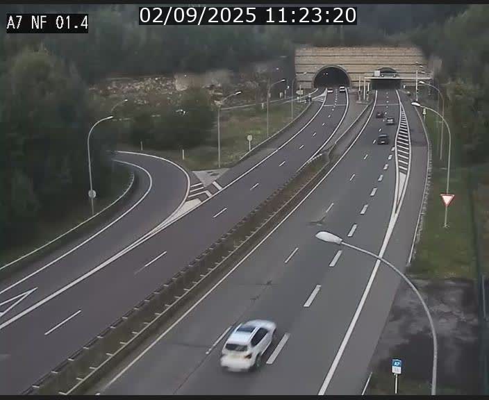 <h2>Caméra autoroute Luxembourg A7 - Echangeur Waldhaff - direction Tunnel Stafelter</h2>