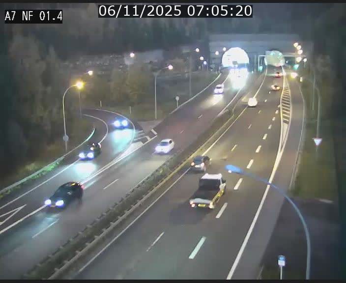 <h2>Caméra autoroute Luxembourg A7 - Echangeur Waldhaff - direction Tunnel Stafelter</h2>