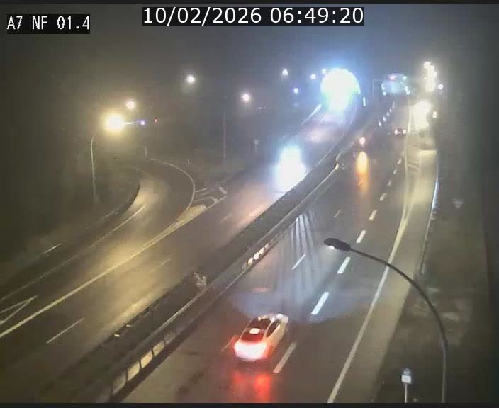 <h2>Caméra autoroute Luxembourg A7 - Echangeur Waldhaff - direction Tunnel Stafelter</h2>
