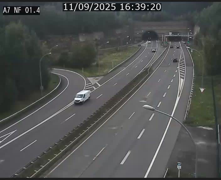 <h2>Caméra autoroute Luxembourg A7 - Echangeur Waldhaff - direction Tunnel Stafelter</h2>