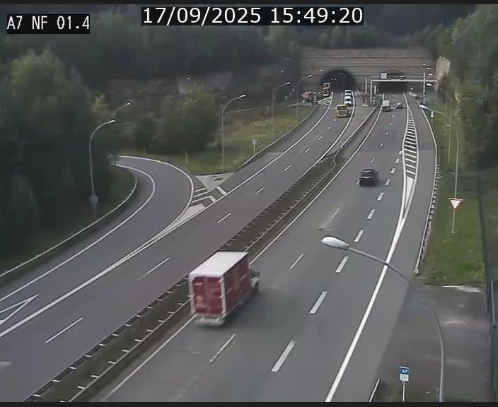 <h2>Caméra autoroute Luxembourg A7 - Echangeur Waldhaff - direction Tunnel Stafelter</h2>
