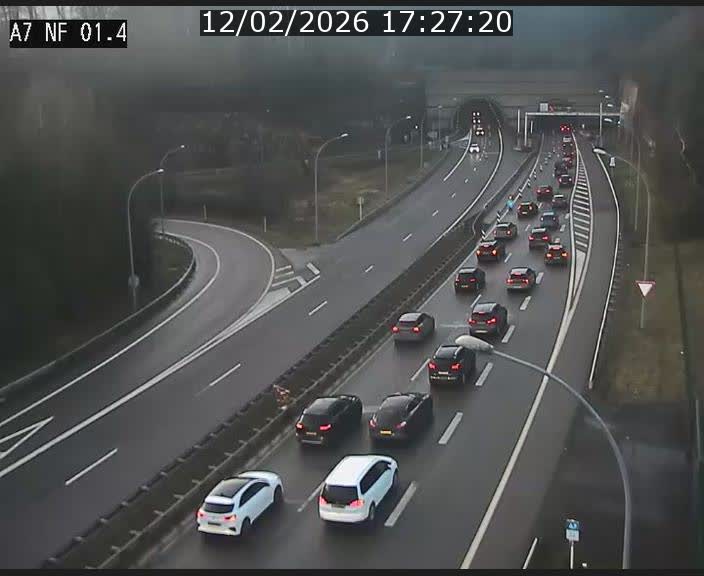 <h2>Caméra autoroute Luxembourg A7 - Echangeur Waldhaff - direction Tunnel Stafelter</h2>