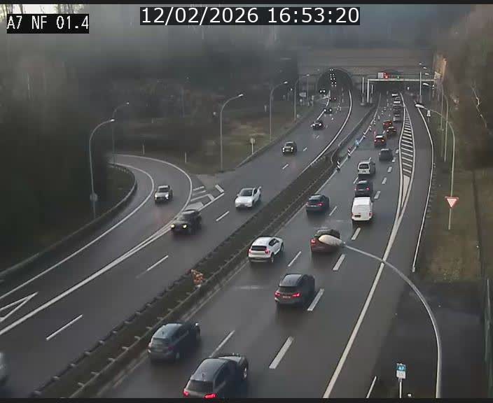 <h2>Caméra autoroute Luxembourg A7 - Echangeur Waldhaff - direction Tunnel Stafelter</h2>