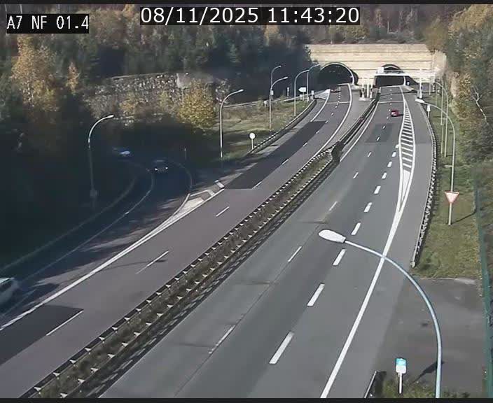 <h2>Caméra autoroute Luxembourg A7 - Echangeur Waldhaff - direction Tunnel Stafelter</h2>