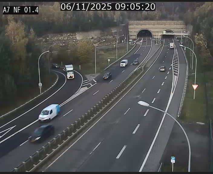 <h2>Caméra autoroute Luxembourg A7 - Echangeur Waldhaff - direction Tunnel Stafelter</h2>