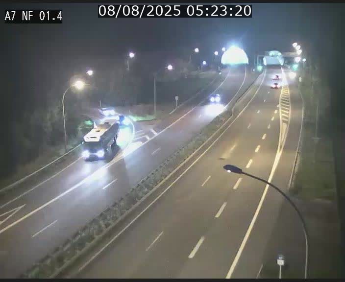 <h2>Caméra autoroute Luxembourg A7 - Echangeur Waldhaff - direction Tunnel Stafelter</h2>