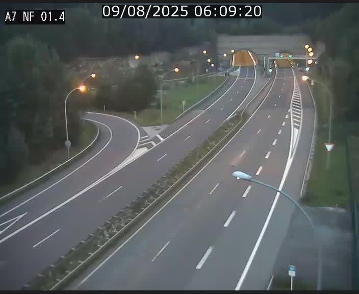 <h2>Caméra autoroute Luxembourg A7 - Echangeur Waldhaff - direction Tunnel Stafelter</h2>