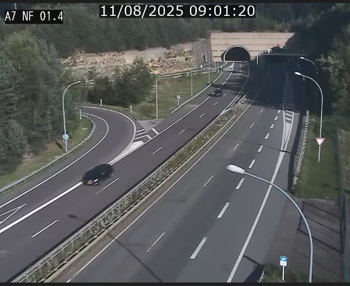 <h2>Caméra autoroute Luxembourg A7 - Echangeur Waldhaff - direction Tunnel Stafelter</h2>