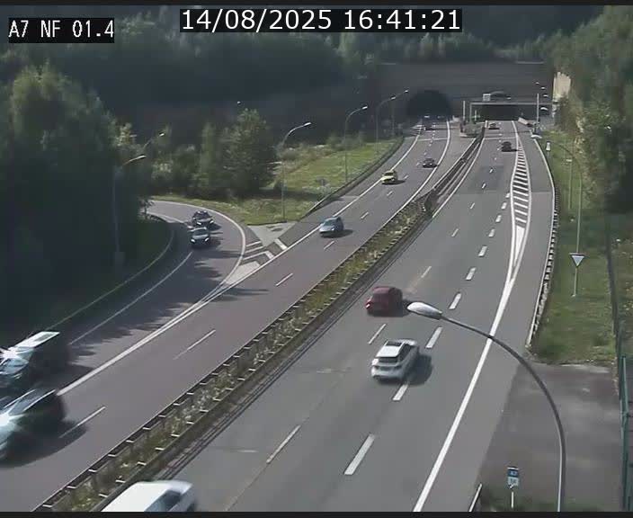 <h2>Caméra autoroute Luxembourg A7 - Echangeur Waldhaff - direction Tunnel Stafelter</h2>