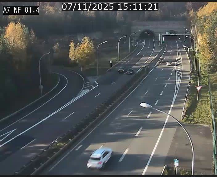 <h2>Caméra autoroute Luxembourg A7 - Echangeur Waldhaff - direction Tunnel Stafelter</h2>