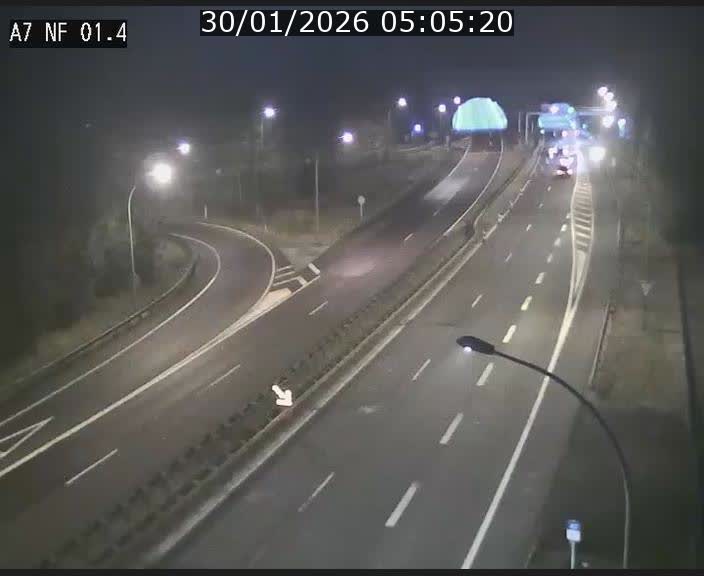 <h2>Caméra autoroute Luxembourg A7 - Echangeur Waldhaff - direction Tunnel Stafelter</h2>