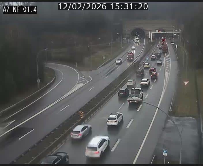 <h2>Caméra autoroute Luxembourg A7 - Echangeur Waldhaff - direction Tunnel Stafelter</h2>