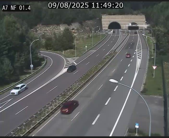 <h2>Caméra autoroute Luxembourg A7 - Echangeur Waldhaff - direction Tunnel Stafelter</h2>