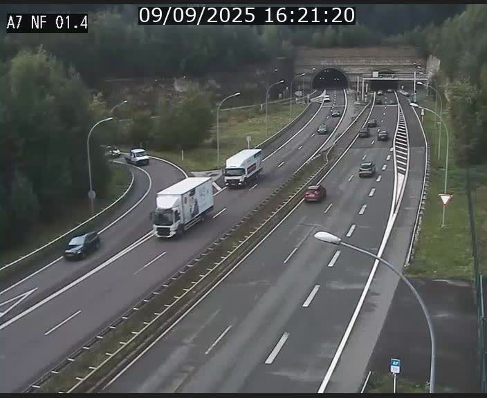 <h2>Caméra autoroute Luxembourg A7 - Echangeur Waldhaff - direction Tunnel Stafelter</h2>