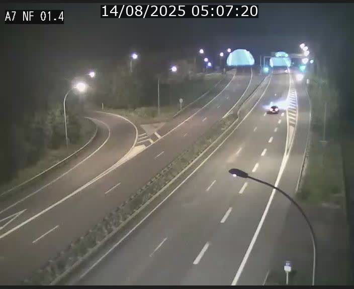 <h2>Caméra autoroute Luxembourg A7 - Echangeur Waldhaff - direction Tunnel Stafelter</h2>