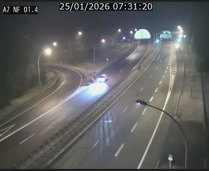 <h2>Caméra autoroute Luxembourg A7 - Echangeur Waldhaff - direction Tunnel Stafelter</h2>