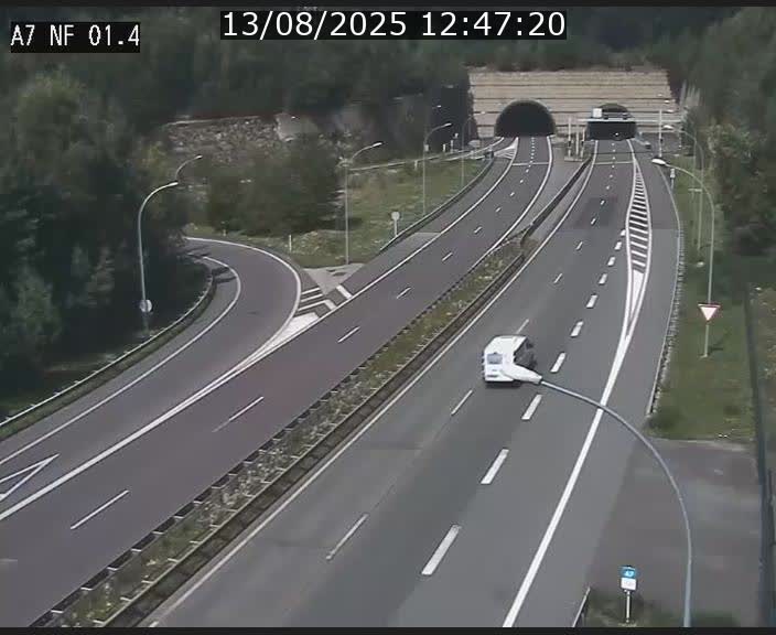 <h2>Caméra autoroute Luxembourg A7 - Echangeur Waldhaff - direction Tunnel Stafelter</h2>